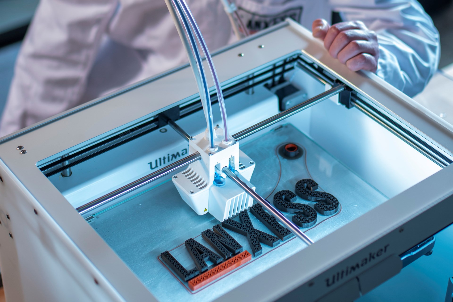 无机颜料生产3D打印长丝。