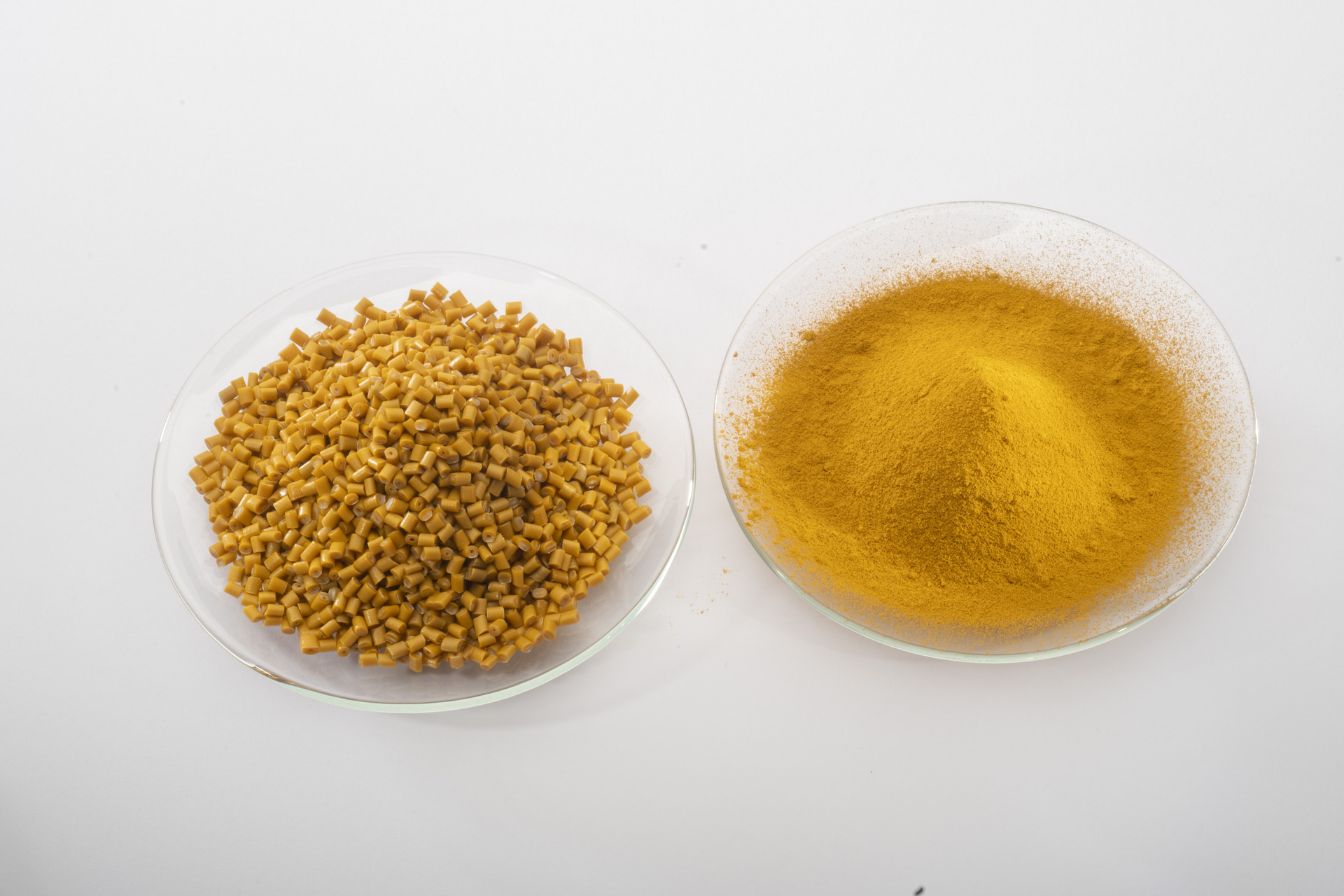 Bayferrox和Colortherm品牌来自Lanxess的黄色颜料用于所有常见的聚合物材料以及工程热塑性塑料。产品经过专门开发，以实现所有挤出系统的高效加工，同时即使在最高的生产温度下也能确保出色的色彩性能。照片：Lanxess AG
